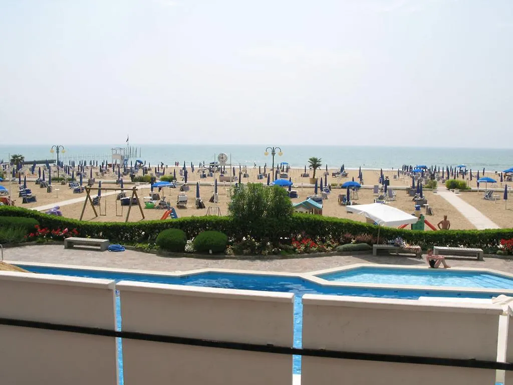 리도 디 예솔로 Playa Grande 아파트 이탈리아